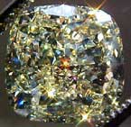 fancy-light-yellow-diamond