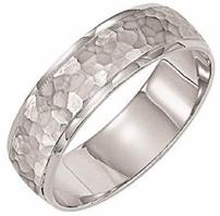 Mens Comfort Fit Hammered Wedding Band Platinum