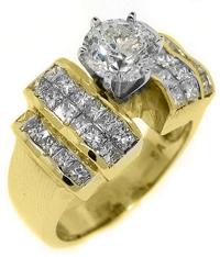 18k Yellow Gold 3.06 Carats Round & Invisible Princess Diamond Engagement Ring