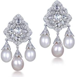18K Rhodium Yellow Gold 1.38 Carats Brilliant Cut Diamonds 2.55 Carats Rosecuts 20.85 Carats Keshi Pearls Earrings