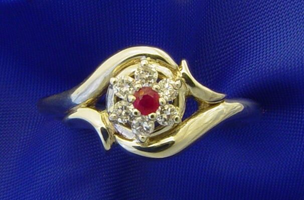 Yang 14kt White Gold Ring With Ruby And Diamonds