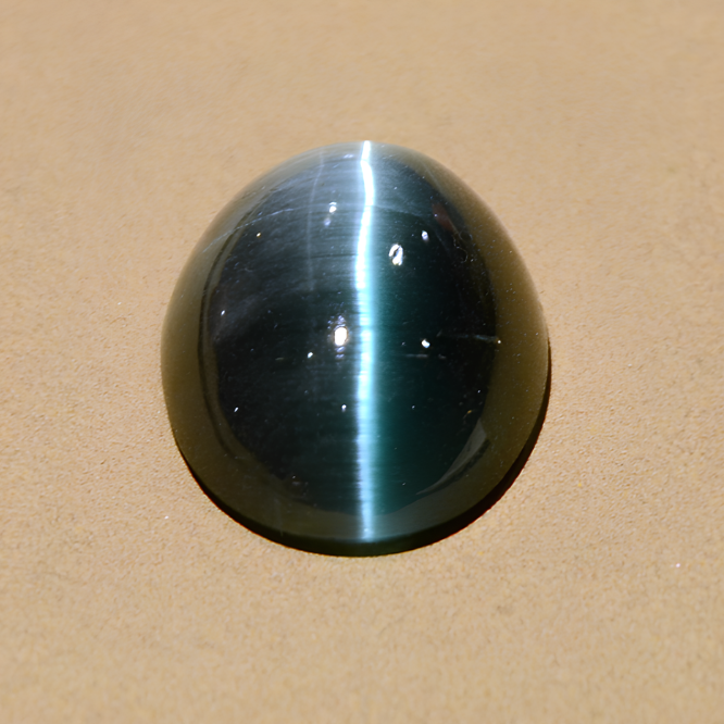 Cat's-eye tourmaline displaying a bright band of chatoyancy