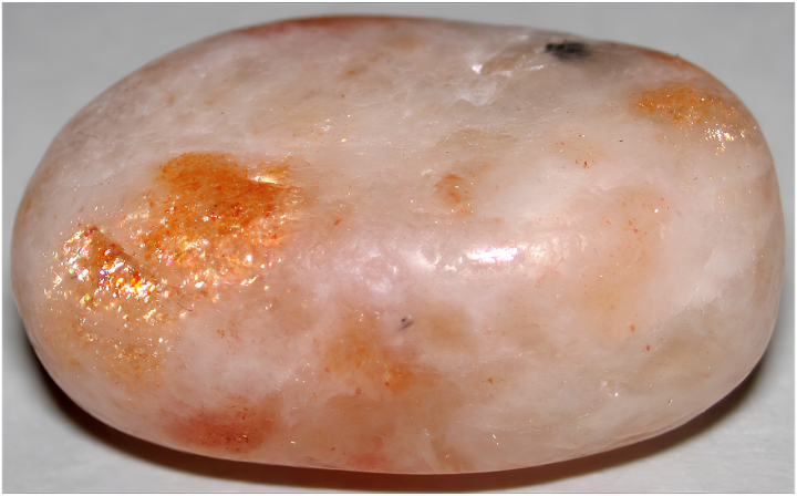 Sunstone containing reflective hematite inclusions